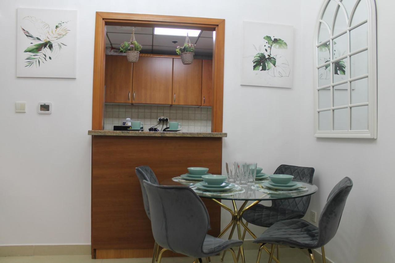 Newly Furnished One Bedroom Apartment Next To Metro & Beach In Marina Residence Дубай Экстерьер фото