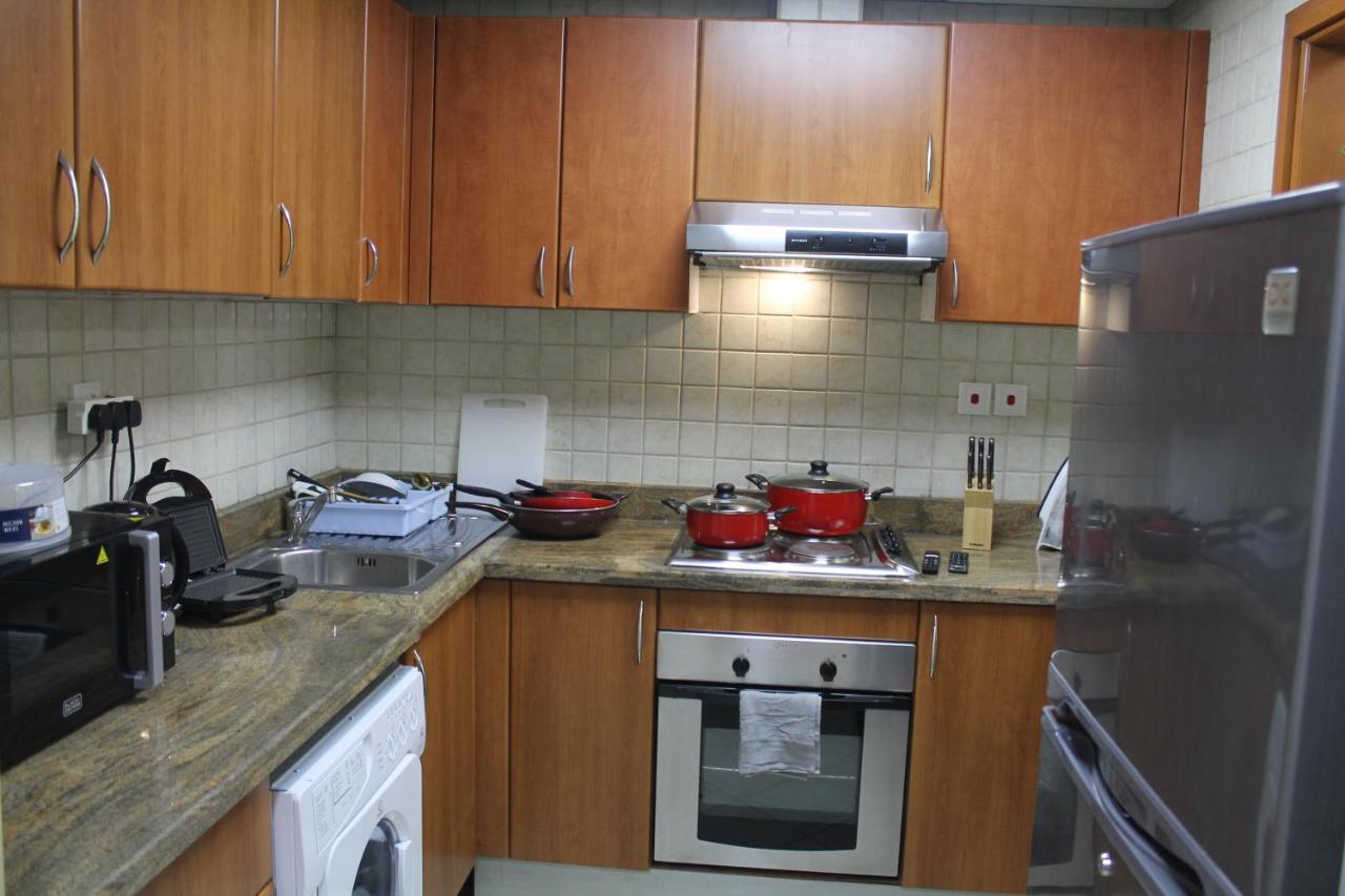 Newly Furnished One Bedroom Apartment Next To Metro & Beach In Marina Residence Дубай Экстерьер фото
