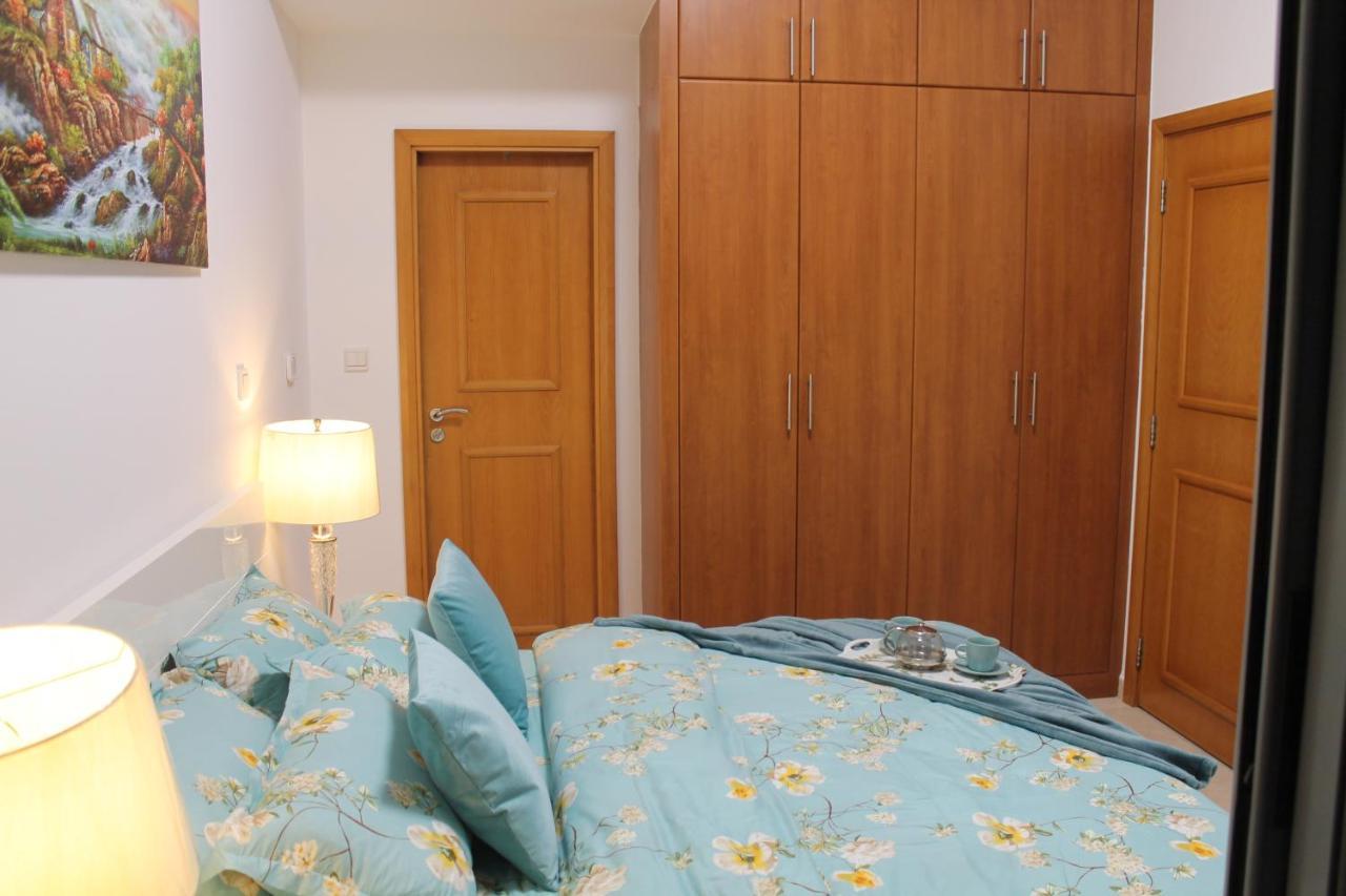 Newly Furnished One Bedroom Apartment Next To Metro & Beach In Marina Residence Дубай Экстерьер фото