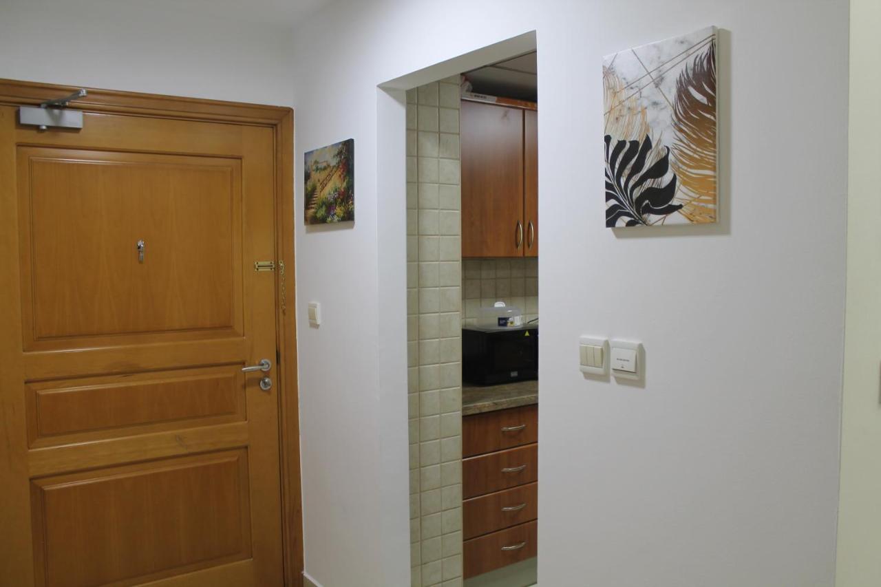 Newly Furnished One Bedroom Apartment Next To Metro & Beach In Marina Residence Дубай Экстерьер фото