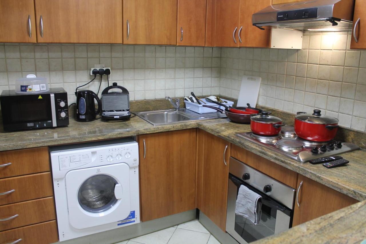 Newly Furnished One Bedroom Apartment Next To Metro & Beach In Marina Residence Дубай Экстерьер фото